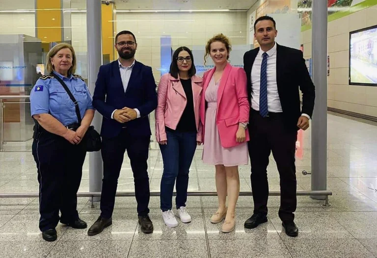 Le quatrième journaliste ukrainien arrive au Kosovo