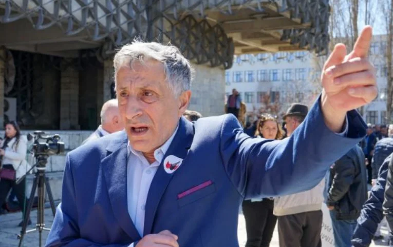 Nundman Jasharaj abandonne, avertit encore une fois la manifestation de grève générale