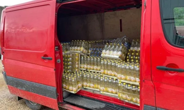 La police du Kosovo à la frontière capture plus de 1 000 litres de pétrole sans documentation