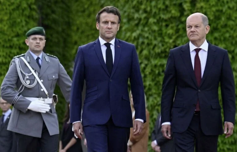 Macron et Scholz demandent à Poutine de libérer les combattants Azovstal