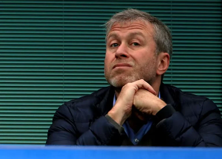 Abramovich salue les fans de Chelsea avec une lettre d'adieu