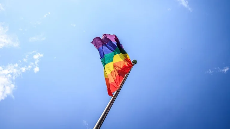Le Médiateur soutient les mariages de même sexe : Il n'y a qu'une remarque sur le Code civil.