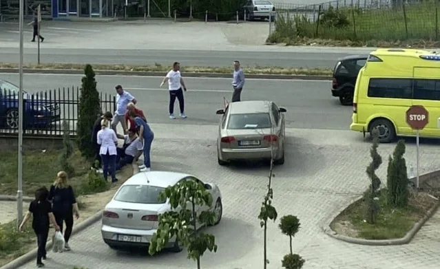Incidente a Pristina-Fushe Kosovo magistrato tra auto e trotatintes, ha fatto male