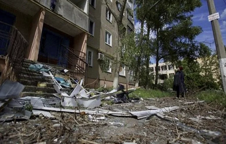 Deux soldats russes plaident coupables de crimes de guerre, tirent sur des maisons privées