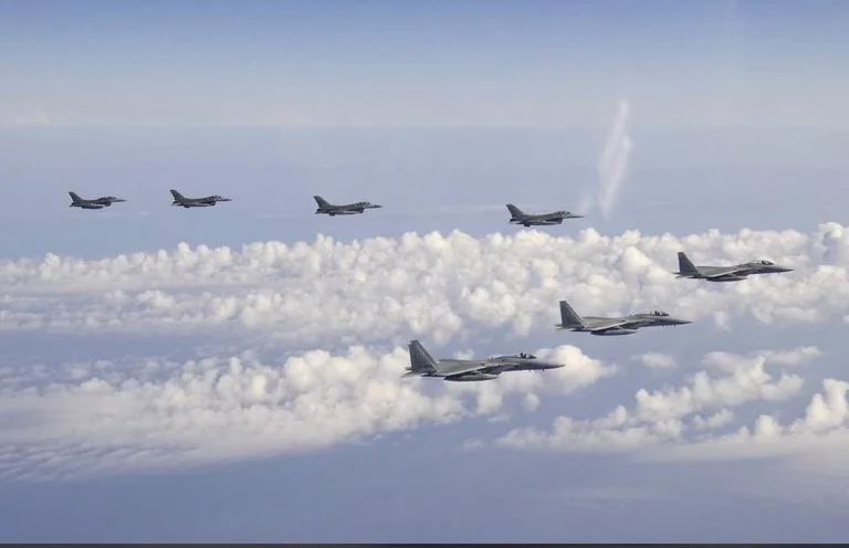 Gli Stati Uniti e il Giappone rispondono alla Cina e alla Russia: fare voli militari comuni