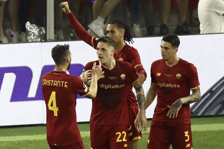 Roma muestra el poder de Feyenwalld
