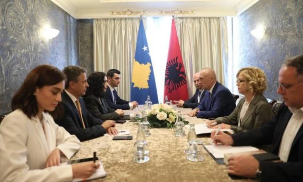 President Osmani meets with Ilir Meta: Co-ordination against human trafficking must be increased