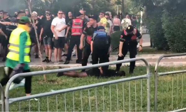 It's over before the start of the final Rome Feeniord, fans crash with police again