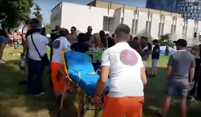 Overdrinking con alcol, che celebra con i fan di Feenoord, il fan albanese finisce in ospedale