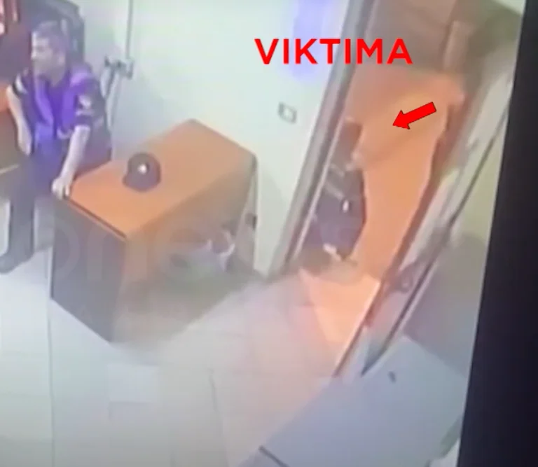 Image published: moment Albanian police kill fellow within station