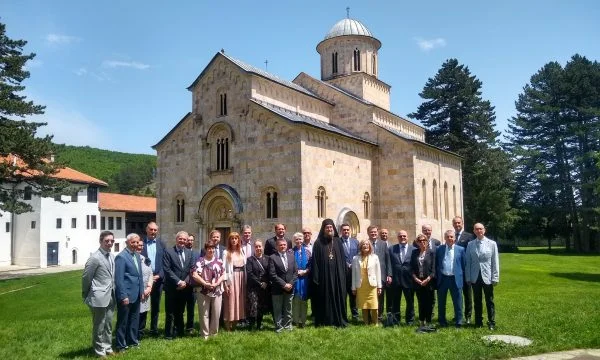 EU chief speaks happily with the number of ambassadors going to Decani Monastery