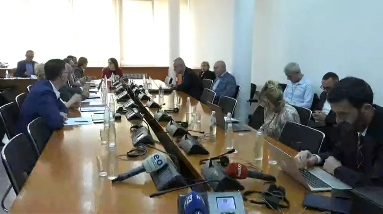 Doubt of Mistreatment in the procurement process at KEK, the Board acknowledges there was mismanagement