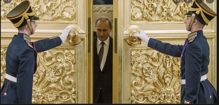 Putin's flight from power is being discussed behind scenes in the Kremlin