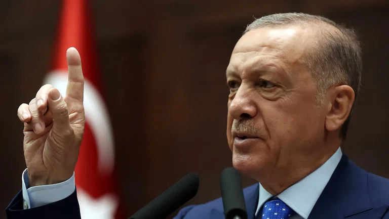 Erdogan aux tons rudes vers Mitsotakis: Tu n'existes plus pour moi