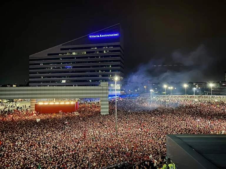 “All Italy on fire” Milan's fans didn't sleep at all