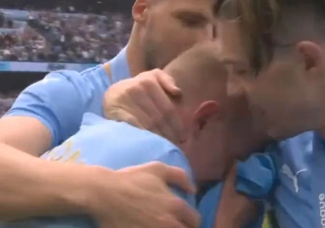 Exciting Zingenko cries and wipes tears with Ukraine's flag near Premierliga trophy