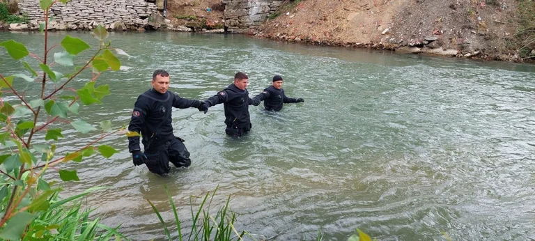Cline: Print images from the moment the body is removed from the river