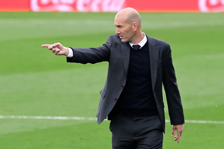 Zidane est sur le point de devenir le coach PPG. Mbarpe a-t-il renouvelé le contrat pour lui ?
