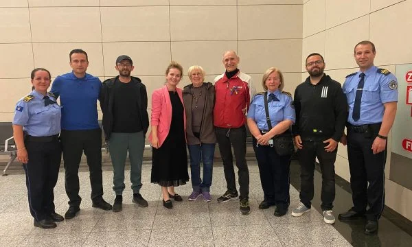 Two Ukrainian journalists arrive in Kosovo