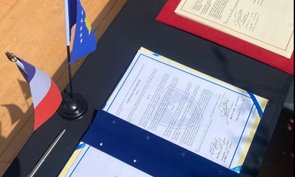 Le Kosovo signe des accords avec la France pour la coproduction cinématographique