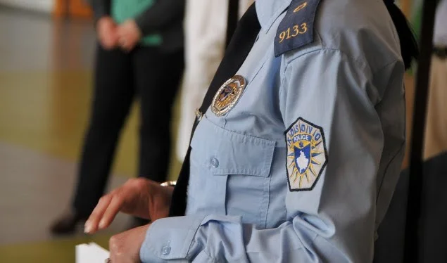 Gjilan: Policja i shqipton gjobë qytetarit, ai e sulmon
