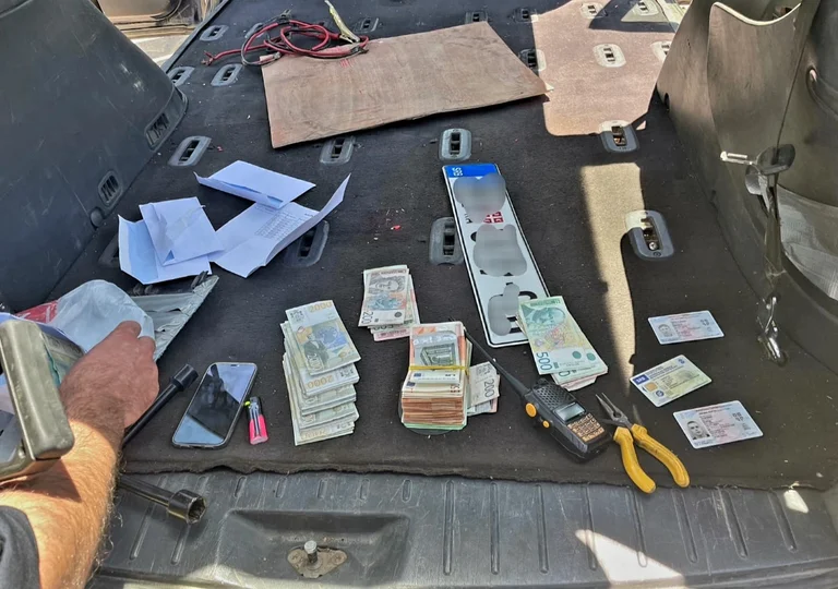 Police ban a Serb at border, find thousands of euros, dinar