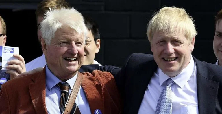 Il padre del primo ministro britannico ottiene la cittadinanza francese per essere nell'UE