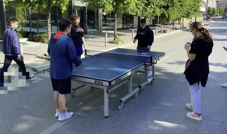 Pristina's stuck streets played ping-Pong