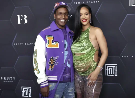 Rihanna diventa la madre di un ragazzo