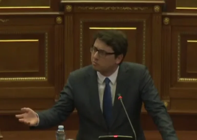Ministri Murati kërkon dorëheqjen e Abelard Tahirit nga posti i deputetit, kjo është arsyeja