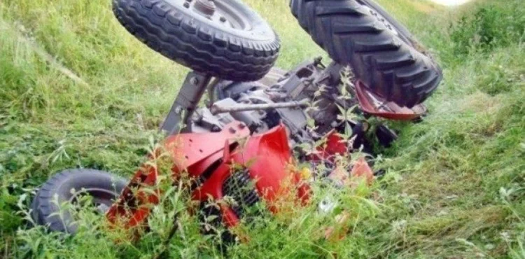 He rolled on a tractor while he was working the land, the man from Mamusha dies