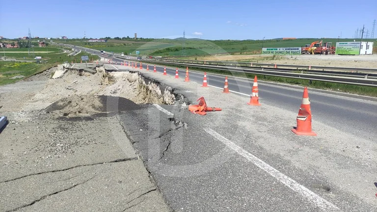 Ministria e Infrastrukturës nuk e bëri projektin qysh duhet, ndërpriten punimet në rrugën e shembur në Mazgit