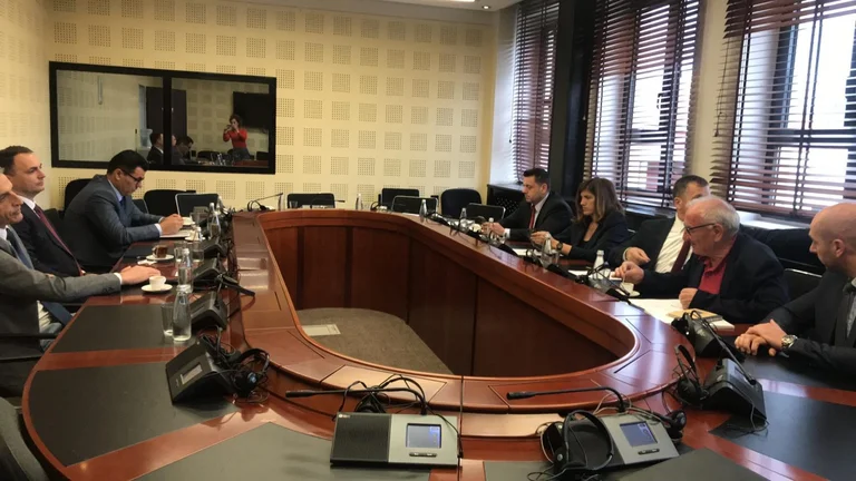 AKI Direttore di AKI Supervision inizia a segnalare
