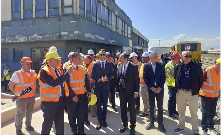 Aliu parle de la ligne ferroviaire du Kosovo, liaison avec les pays et les régions