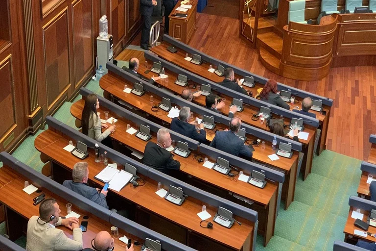 Hoy, la Comisión de Investigación de Energía de la oposición está constitucionalizada
