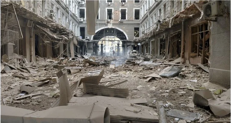 Les bombardements russes font 10 morts en Ukraine