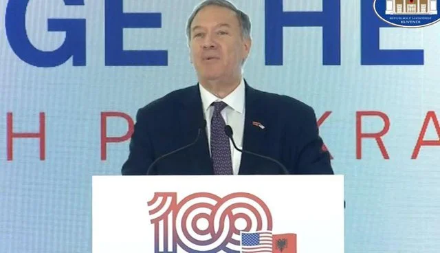 L'ancien secrétaire Pompeo à Tirana : Nous allons vous aider à renforcer l'armée.