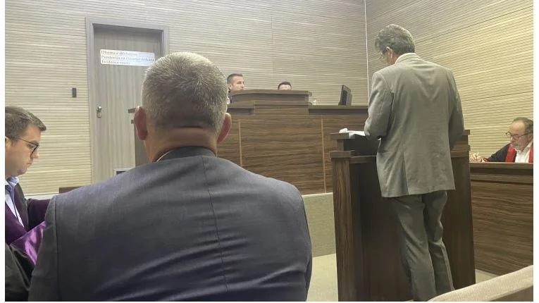 L'accusation demande la punition de Murat Meha et de sa femme pour avoir menti.