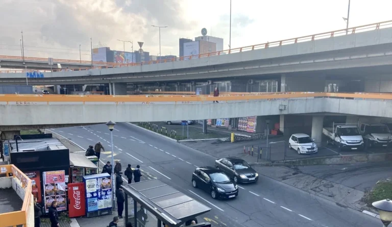 Belgrade à nouveau menacée, maintenant pour les bombardements placés sur les ponts de la ville