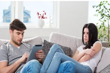 Four things women do, but men don't stand