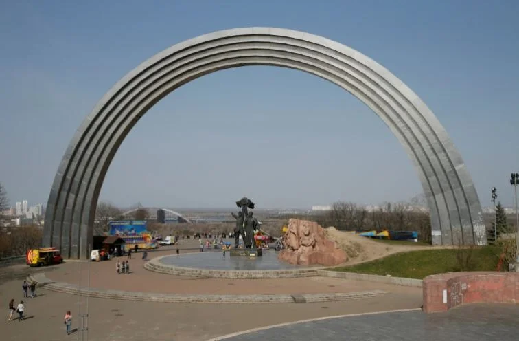Kyevi renomme le monument emblématique soviétique