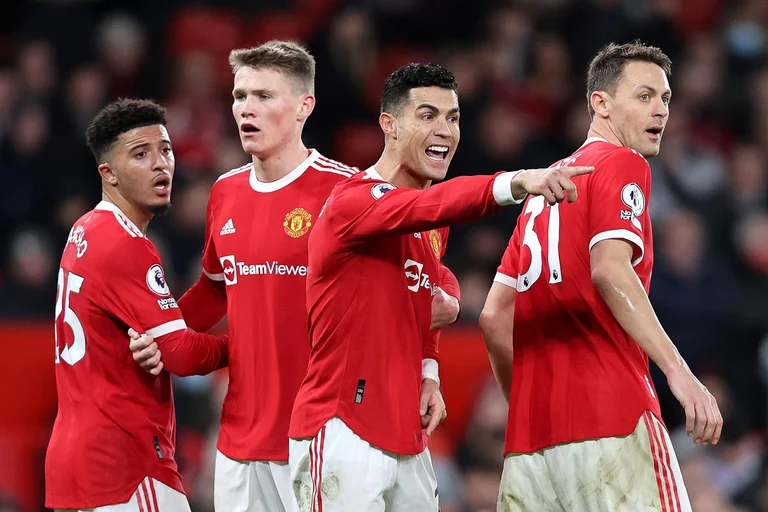 The Suné discovers the scandal, two Manchester United football players physically clashed with each other.