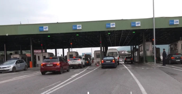 Même ce week-end, des milliers de Kosovars vers l'Albanie