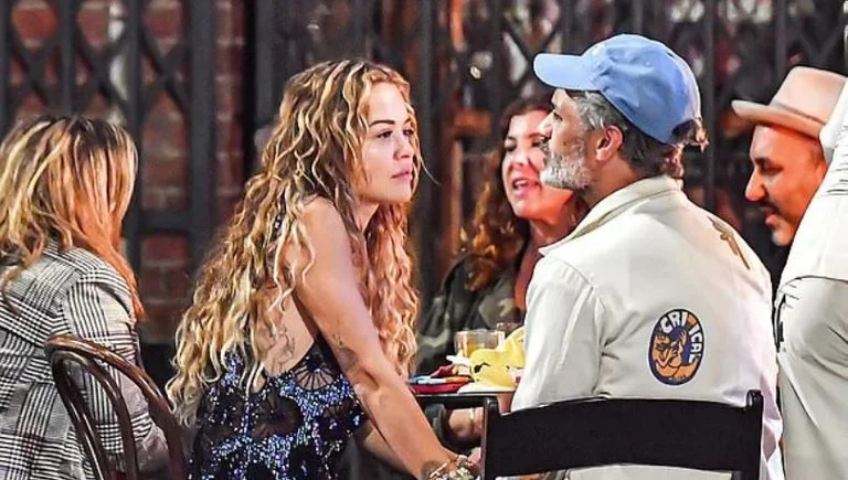 Bisous et câlins, Rita Ora et Taika Waiti plus amoureux que jamais