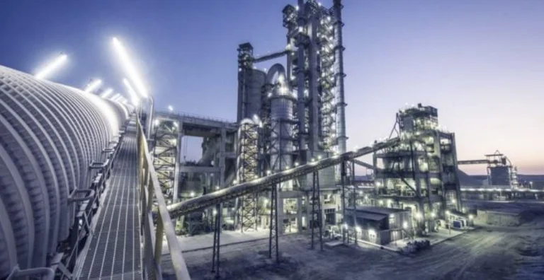 L'usine qui met en danger les résidents de Kline demain, une manifestation massive demain