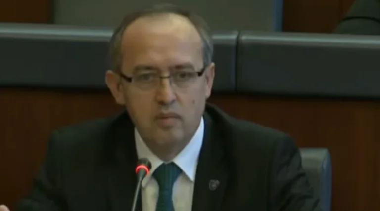 Hoti: Este es un error que la Ley para el Pag Mínimo, debe retirar