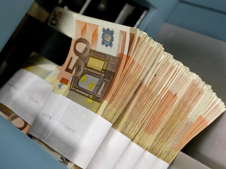 Lipjan: Der Arbeiter nimmt ihn von dem Chef für 11.000 Euro und wird nicht mehr gewarnt