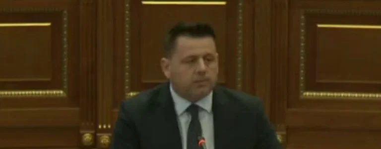 À l'exception du LDK du PDK, la loi sur la page minimale ne vote même pas sur AAK