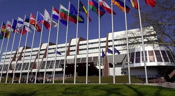 Quelles sont les chances que le Kosovo soit admis dans la CE? Bien connu professeur d'Oxford donne sa prédiction