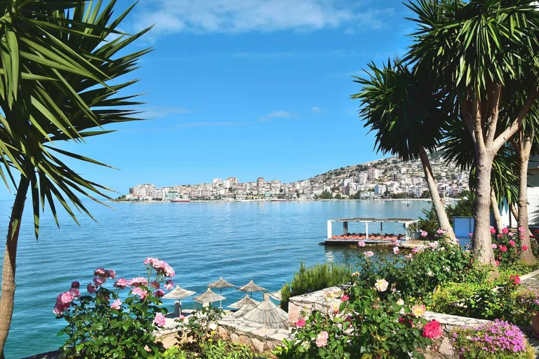 Kosovars dobles reservas de vacaciones en Albania